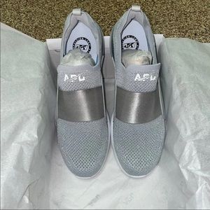 Men Sz 11 APL TECHLOOM BLISS Shoe Slip On Silver